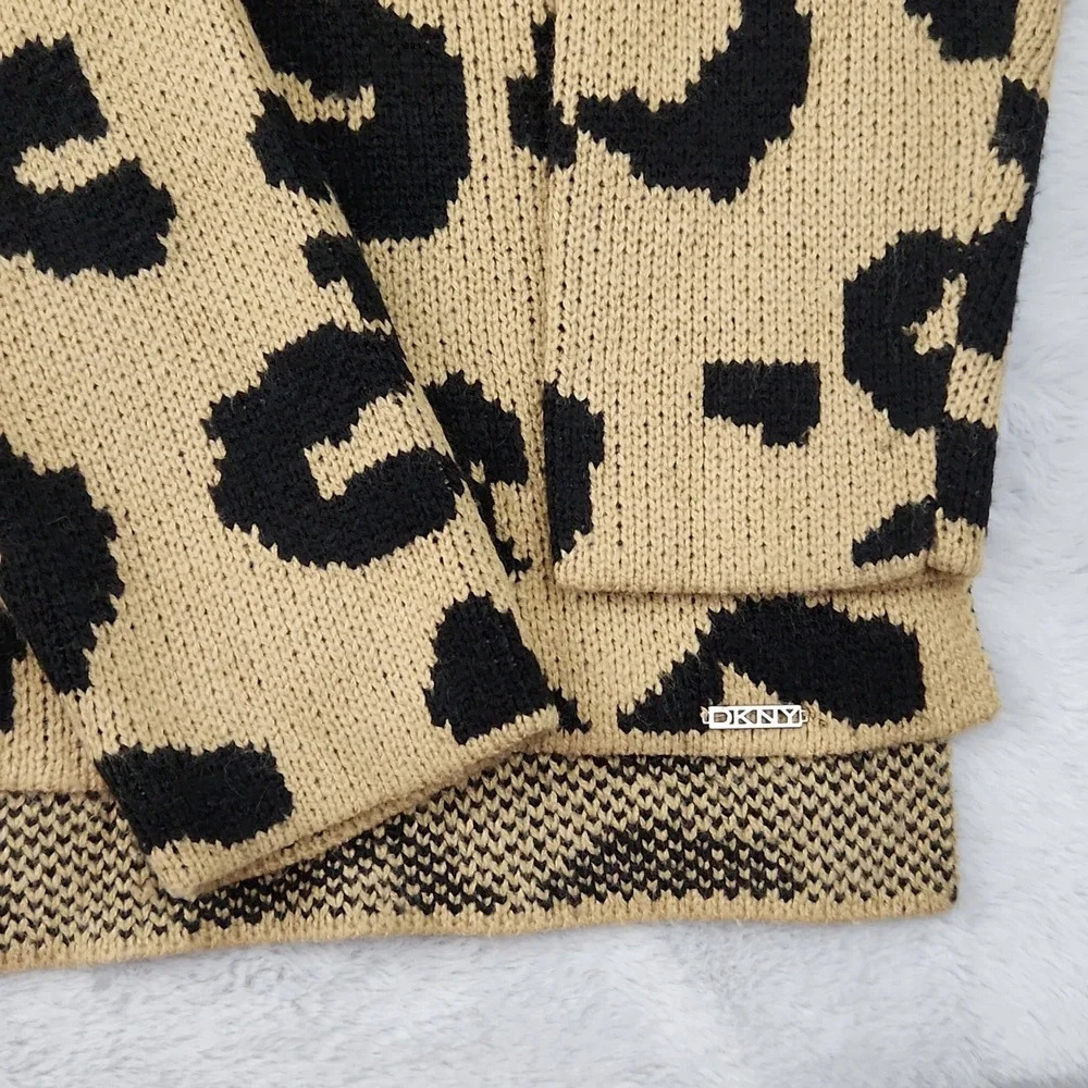 DKNY Animal print turtle neck knit sweater size small - Picture 9 of 12